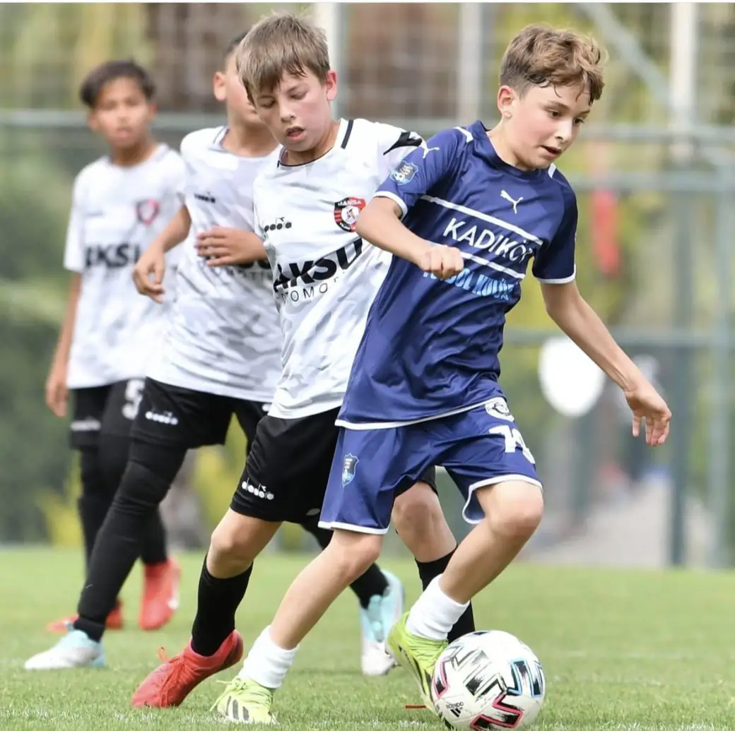 Altay Kadıköy Futbol Okulu antrenman ve maçlardan bir kare